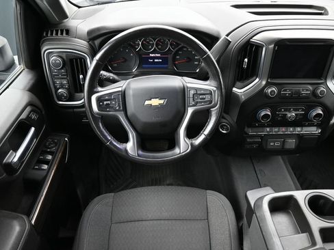 Used 2023 Chevrolet Silverado 2500 LT AWD/4WD image 3