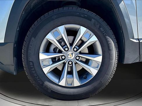 Used 2025 Chevrolet Equinox LT AWD/4WD image 32