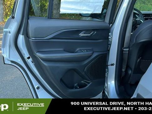 New 2025 Jeep Grand Cherokee Laredo X w/ Luxury Tech Group I image 22