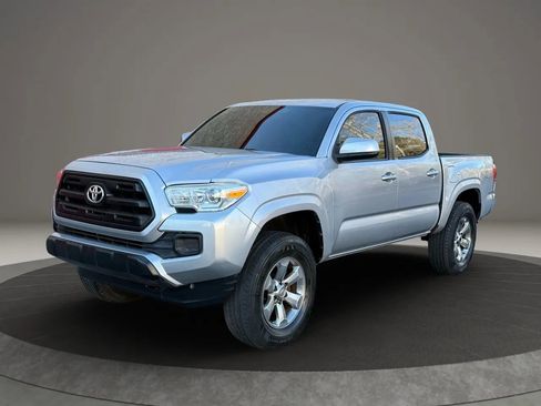 Used 2017 Toyota Tacoma SR5 image 1