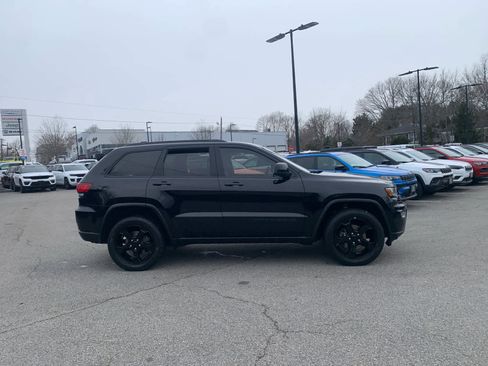 Used 2019 Jeep Grand Cherokee Laredo image 7