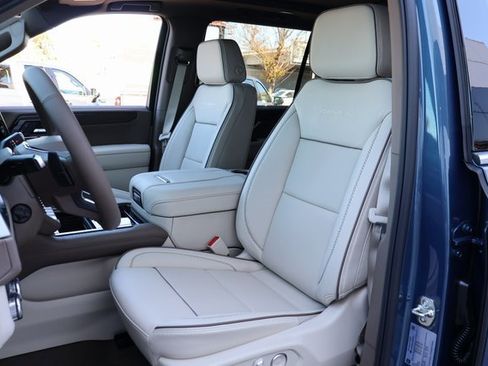 New 2026 GMC Yukon XL Denali image 12