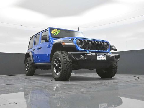 Used 2024 Jeep Wrangler Unlimited Rubicon 4xe AWD/4WD image 39