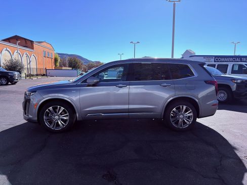 Used 2024 Cadillac XT6 Premium Luxury image 5