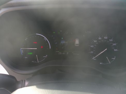 Used 2025 Toyota Sienna XLE image 22