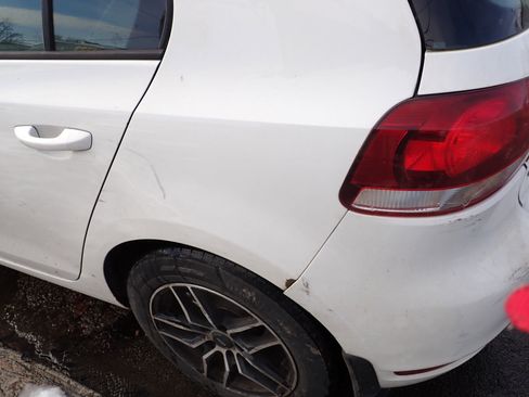 Used 2012 Volkswagen Golf 2.5L Conv & Sunroof 4 Door PZE image 4