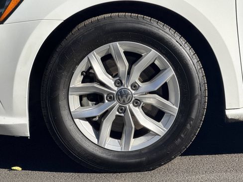 Used 2016 Volkswagen Passat 1.8T S FWD image 24