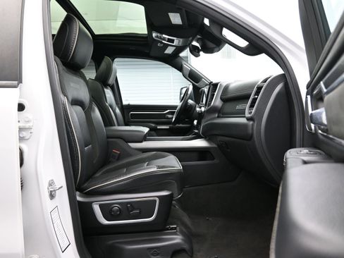 Used 2023 RAM 1500 Laramie AWD/4WD image 13