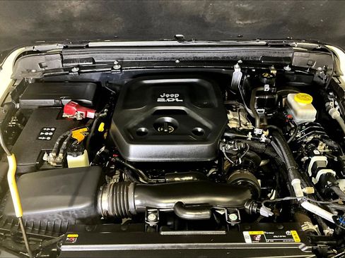 Used 2022 Jeep Wrangler Unlimited Sahara w/ Cold Weather Group image 29