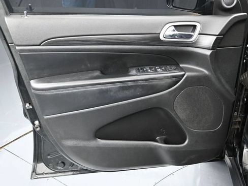 Used 2022 Jeep Grand Cherokee Laredo E AWD/4WD image 19