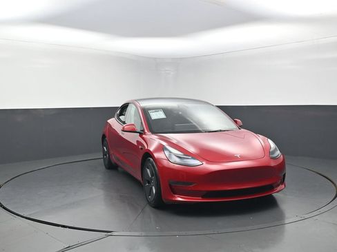 Used 2022 Tesla Model 3 Long Range AWD/4WD image 4