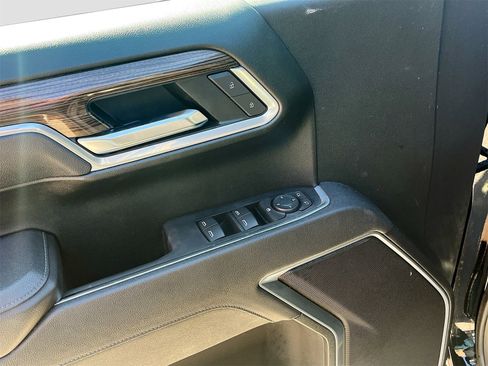 Used 2025 Chevrolet Silverado 1500 LT image 18