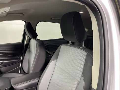Used 2019 Ford Escape SE image 19