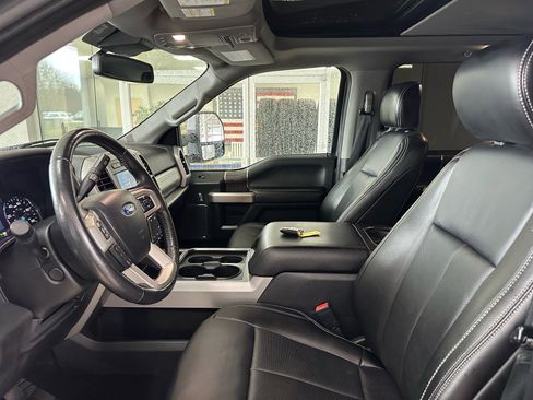 Certified 2021 Ford F250 Lariat w/ Tremor Off-Road Package image 22