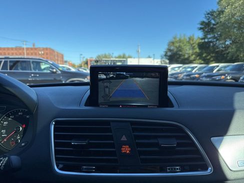 Used 2018 Audi Q3 2.0T Premium Plus w/ Premium Plus Package image 29