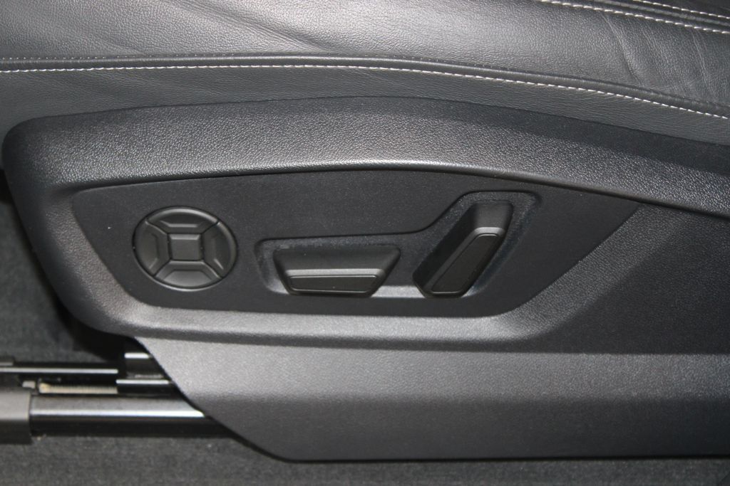 Used 2025 Audi Q7 3.0T Premium Plus AWD/4WD image 19