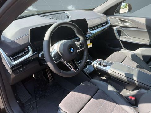 Used 2026 BMW X2 xDrive28i w/ M Sport Package AWD/4WD image 4
