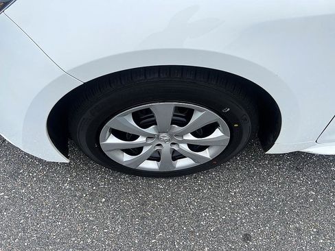 Used 2024 Toyota Corolla LE FWD image 9