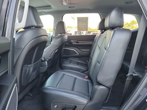 Used 2025 Kia Telluride S FWD image 17