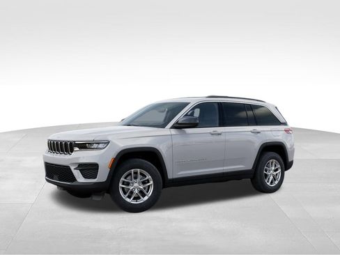 New 2026 Jeep Grand Cherokee Laredo AWD/4WD image 2