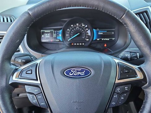 Used 2024 Ford Edge Titanium image 19