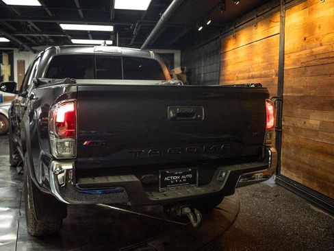 Used 2020 Toyota Tacoma TRD Off-Road AWD/4WD image 6