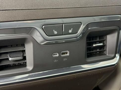 Used 2025 Chevrolet Silverado 1500 LTZ w/ LTZ Premium Package AWD/4WD image 16
