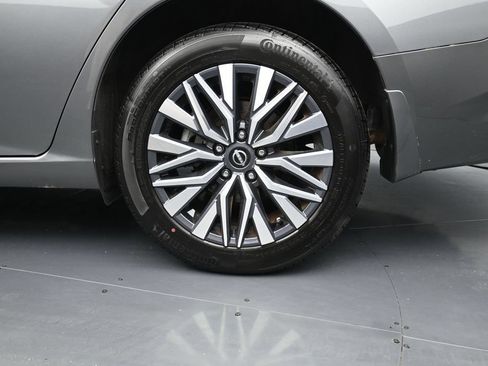 Certified 2023 Nissan Altima 2.5 SV w/ SV Premium Package AWD/4WD image 15