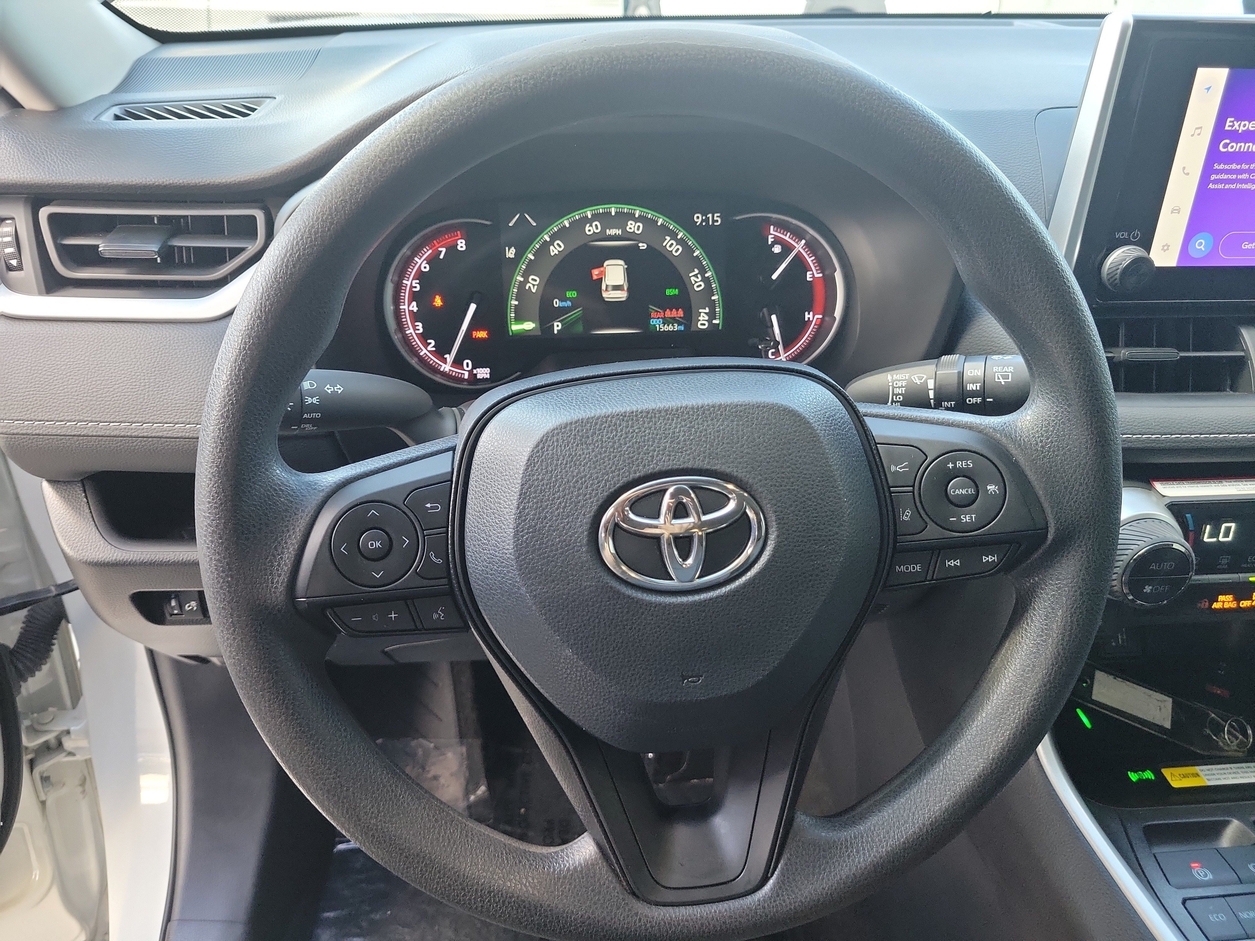 Used 2024 Toyota RAV4 XLE FWD image 25