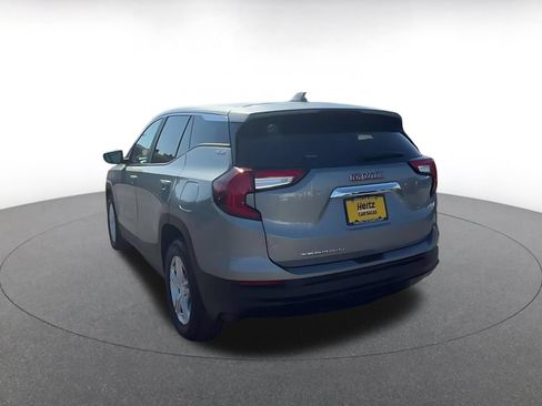 Used 2024 GMC Terrain SLE FWD image 11