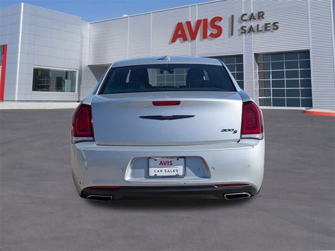 Used 2023 Chrysler 300 S image 7