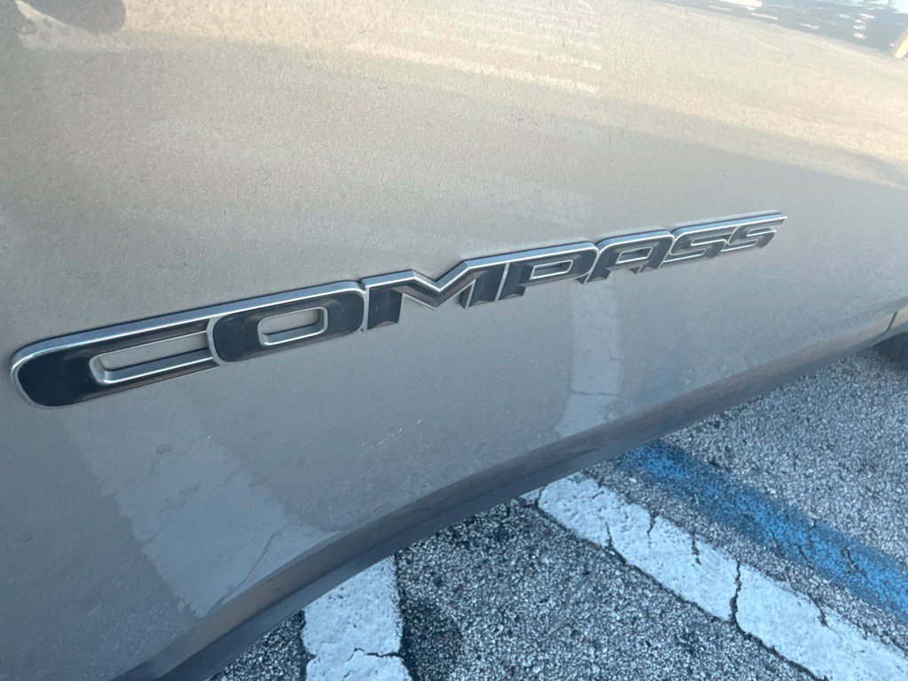 Used 2022 Jeep Compass Latitude AWD/4WD image 11