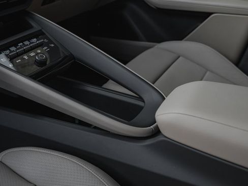 Used 2025 Porsche Macan 4 Electric image 21