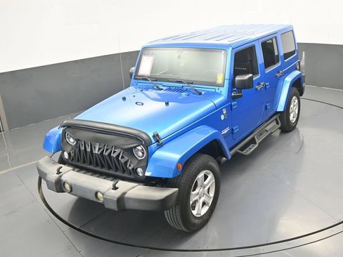 Used 2015 Jeep Wrangler Unlimited Sahara w/ Dual Top Group image 38