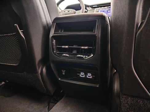 Used 2022 Jeep Grand Cherokee Laredo w/ Luxury Tech Group I image 30