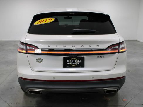 Used 2019 Lincoln Nautilus Select image 8