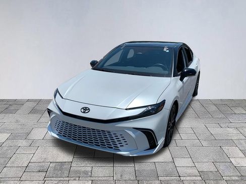 Used 2026 Toyota Camry XSE FWD image 3