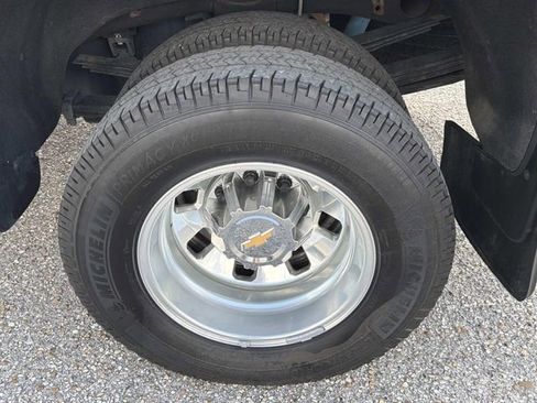 Used 2024 Chevrolet Silverado 3500 LTZ w/ LTZ Convenience Package AWD/4WD image 19