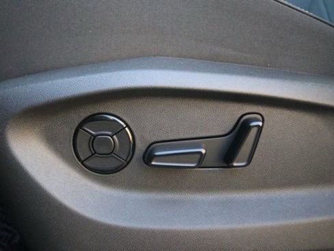 New 2026 Volkswagen Tiguan SE R-Line image 9