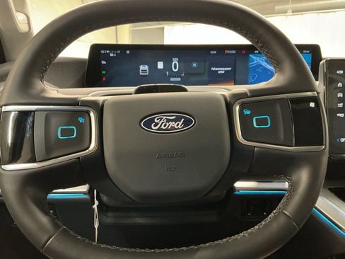 New 2027 Ford Expedition Platinum w/ Driver's Package AWD/4WD image 17