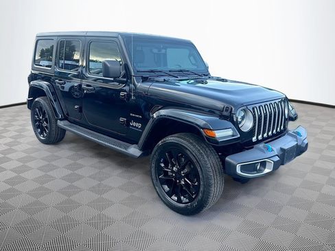 Used 2023 Jeep Wrangler Unlimited Sahara w/ Cold Weather Group AWD/4WD image 4