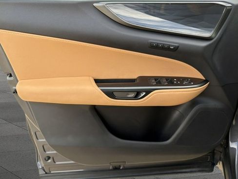 Certified 2025 Lexus NX 250 FWD w/ Towing Package (2000 Lbs) image 8