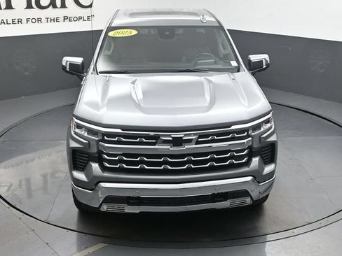 Used 2025 Chevrolet Silverado 1500 LTZ AWD/4WD image 58