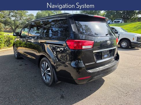 Used 2016 Kia Sedona SX FWD image 2