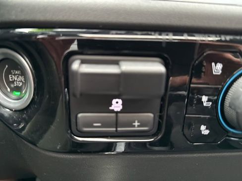 Used 2022 Chevrolet Silverado 1500 LTZ image 30