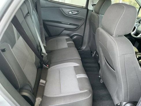Used 2025 Chevrolet Blazer LT FWD image 17