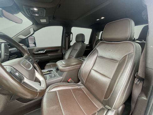 Used 2024 GMC Sierra 3500 Denali w/ Denali Reserve Package AWD/4WD image 8