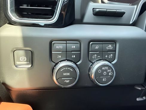 New 2026 GMC Sierra 2500 Denali Ultimate AWD/4WD image 26