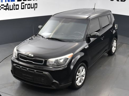 Used 2015 Kia Soul + FWD image 9