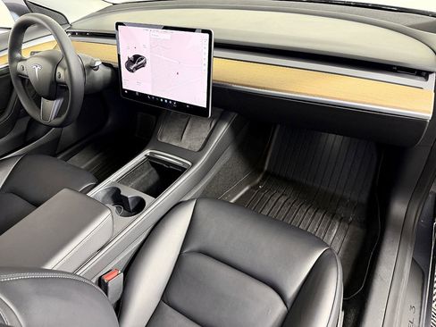 Used 2022 Tesla Model 3 Performance image 23